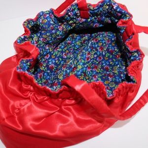 🥀 BRAND NEW Satin-y Red/Blue Flowered Purse